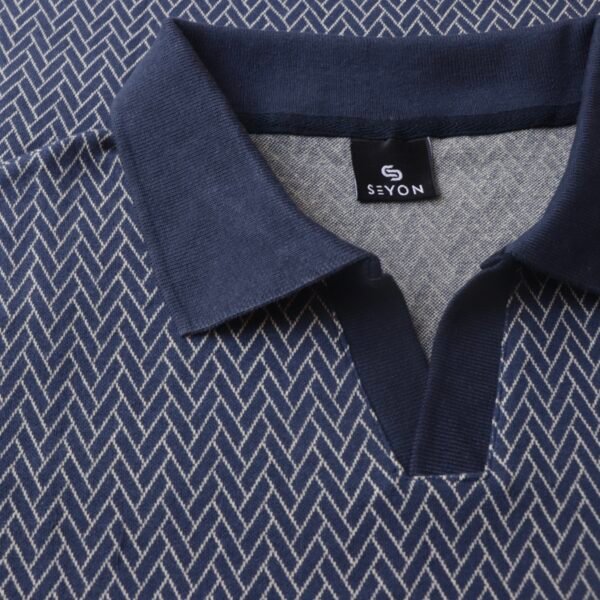 Navy Contrast Design