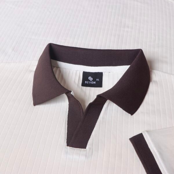 Chocolate Collar Contrast